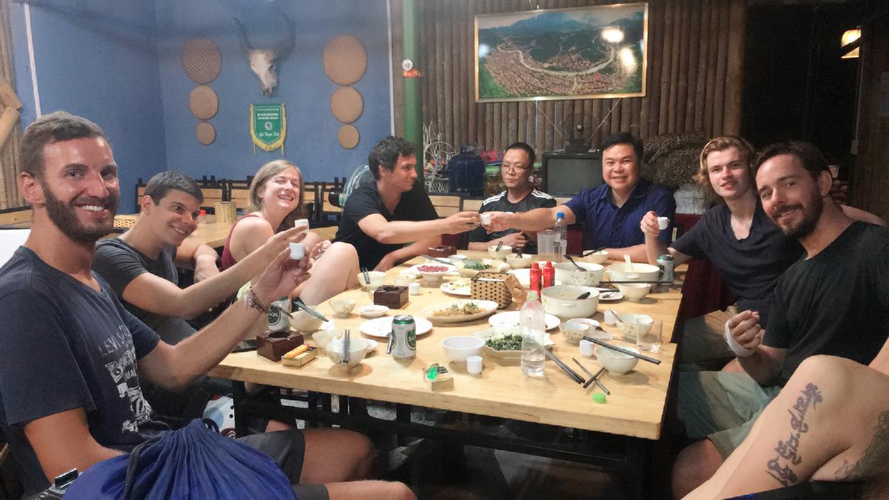 Green Hill Hostel & Tour ห่าซาง ภายนอก รูปภาพ